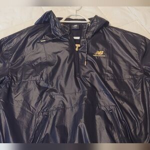 New Balance Unisex Shiny Black Windbreaker Medium